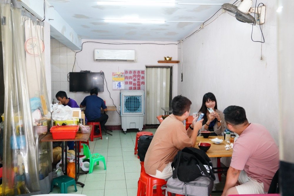 不一樣赤肉羹 旗津老字號店內用餐空間實拍